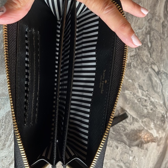 Kate Spade wristlet - Picture 3 of 4